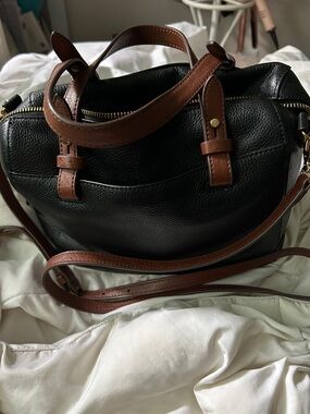 Classic Fossil Black Leather Satchel with Brown detachable Straps